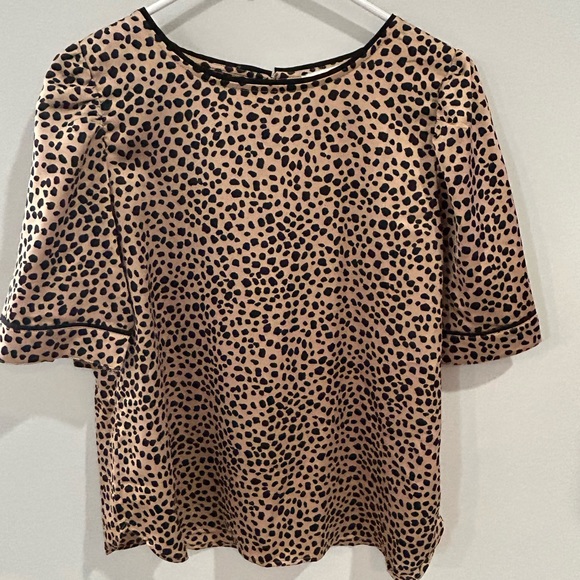 Dotted Puff Sleeve Top - Picture 2 of 3